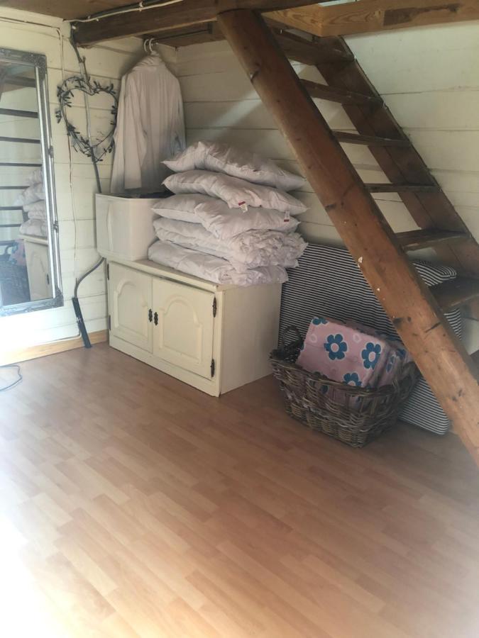Stabbur Steinbekken, Back To Basic Primitive Overnight Eidsvoll Exterior foto